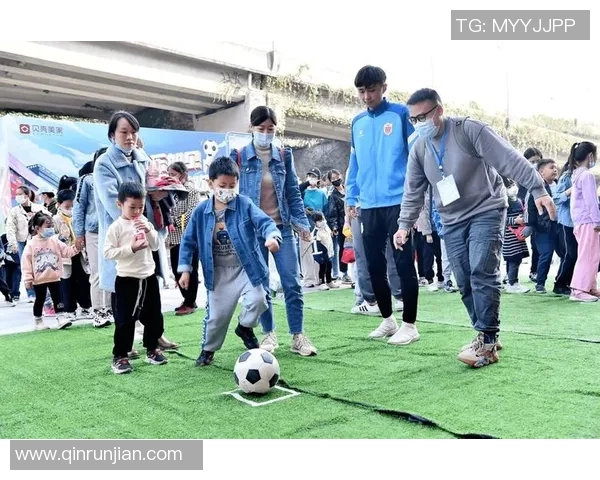 足球明星带你畅玩户外互动游戏体验尽享激情与乐趣 足球明星带你畅玩户外互动游戏体验尽享激情与乐趣