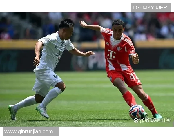 足球明星露鸟新浪引发热议球迷热情高涨社交媒体掀起讨论潮 足球明星露鸟新浪引发热议球迷热情高涨社交媒体掀起讨论潮